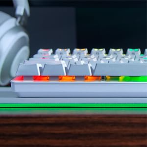 Razer Teclado Mecanico RGB Huntsman Mini Edición Especial - 24 Teclas, Alámbrico, QWERTY, Aluminio, Tamaño al 60% , Tipo C Desmontable, Chroma RGB para Pc Gamer, Teclado Gamer Blanco Reacondicionado