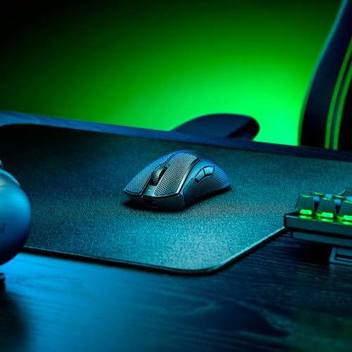 Razer Mouse Inalámbrico DeathAdder V3 Pro - Mouse Gamer Compacto y Ultraligero, Bluetooth, HyperSpeed Wireless, Sensor Óptico Focus Pro 30, 30000 PPP, Switches Ópticos de 3.ª Generación