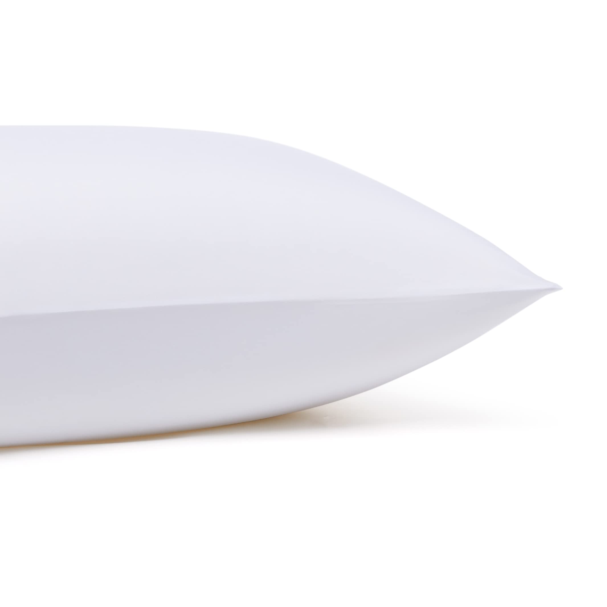 Amazon Basics - Juego de sábanas de 4 piezas de microfibra ultra suave, transpirable y ligera, con bolsillos de 35.5 cm de profundidad, tamaño King, blanco brillante, liso