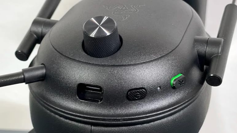 Razer Audifonos Inalambricos BlackShark V2 HyperSpeed Diadema Para Juegos PC, Ligeros 280g, Audio Espacial THX, Bluetooth/USB, Carga Tipo C, Controladores 50mm (Reacondicionado)