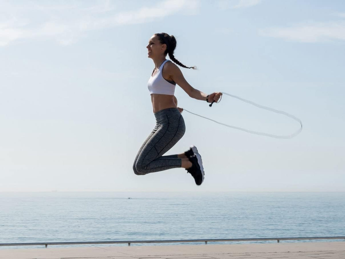 Sportisimo - Cuerda para saltar - 3 m ajustable - Mango ergonómico antideslizante y cable PVC ligero - Ideal para cardio, pérdida de peso y entrenamiento CrossFit