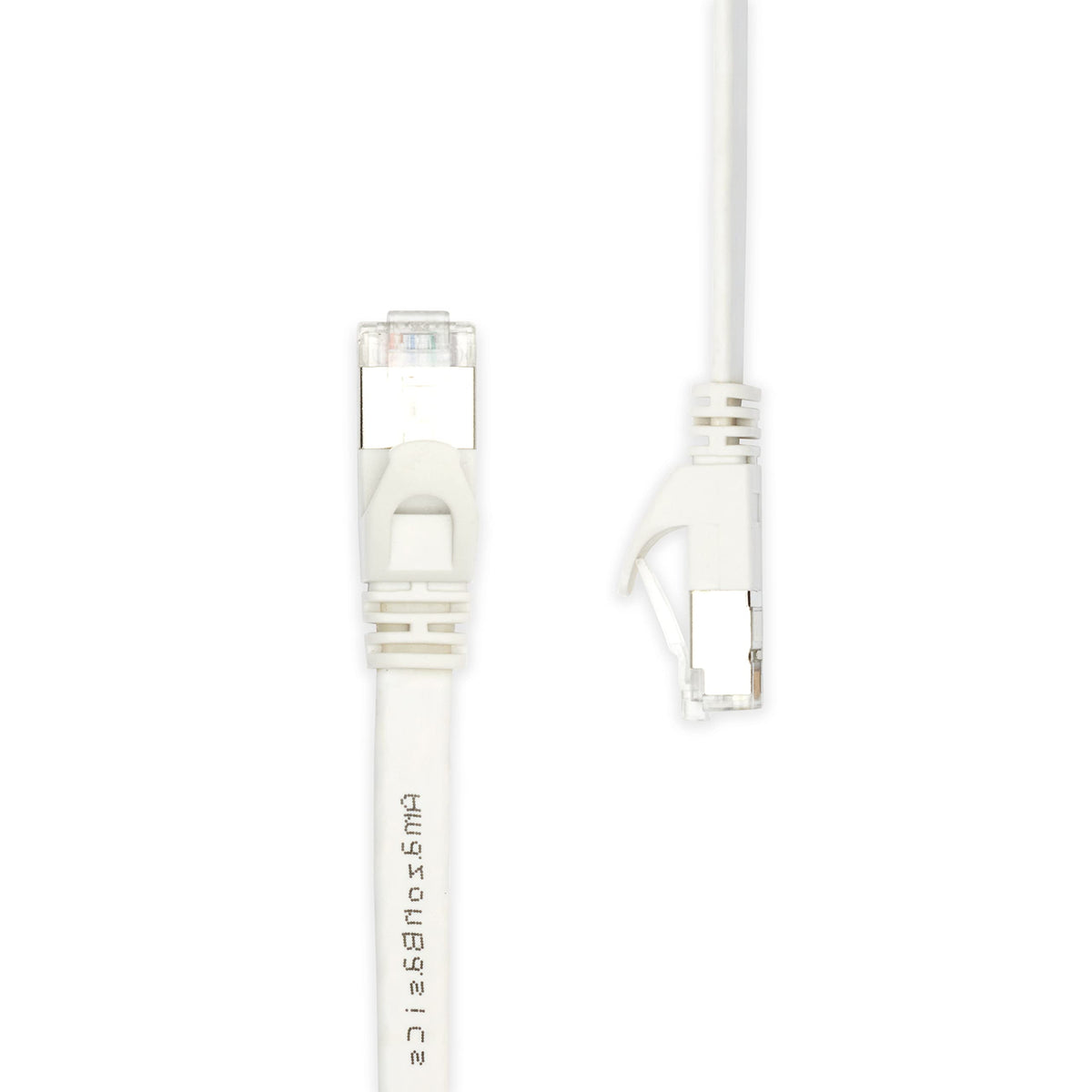 Amazon Basics - Cat 7 Gigabit Ethernet Patch Cable de Internet plano, 50 pies, 1 paquete, blanco, incluye 20 clavos