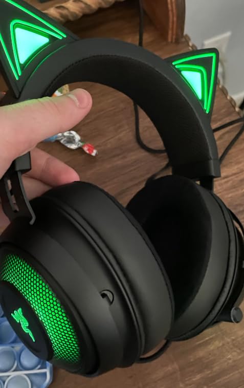 Razer Kraken Kitty V2 -Auriculares alámbricos Diadema RGB Chroma iluminación reactiva - Micrófono cardioide HyperClear - Controladores 40 mm - Sonido envolvente 7.1 ,Negro (Reacondicionado)