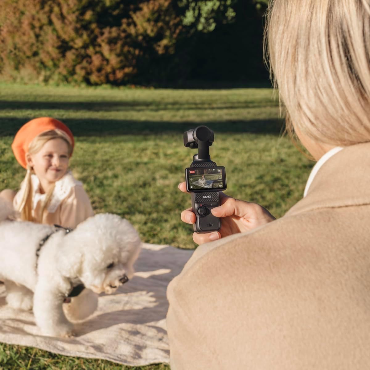 DJI Osmo Pocket 3, cámaras de vlogging con cámara Vlog de 1'' CMOS y 4K/120fps, estabilización de 3 ejes, enfoque rápido, seguimiento de cara/objetos, con estuche de transporte, protector de