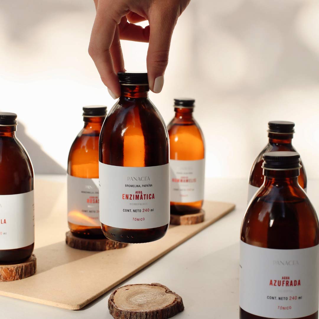Tónico facial de CALÉNDULA limpiador, calmante y cicatrizante para piel irritada y enrojecida. Contiene Caléndula, Manzanilla y Sábila. Ingredientes 100% Naturales, sin químicos. 240ml.