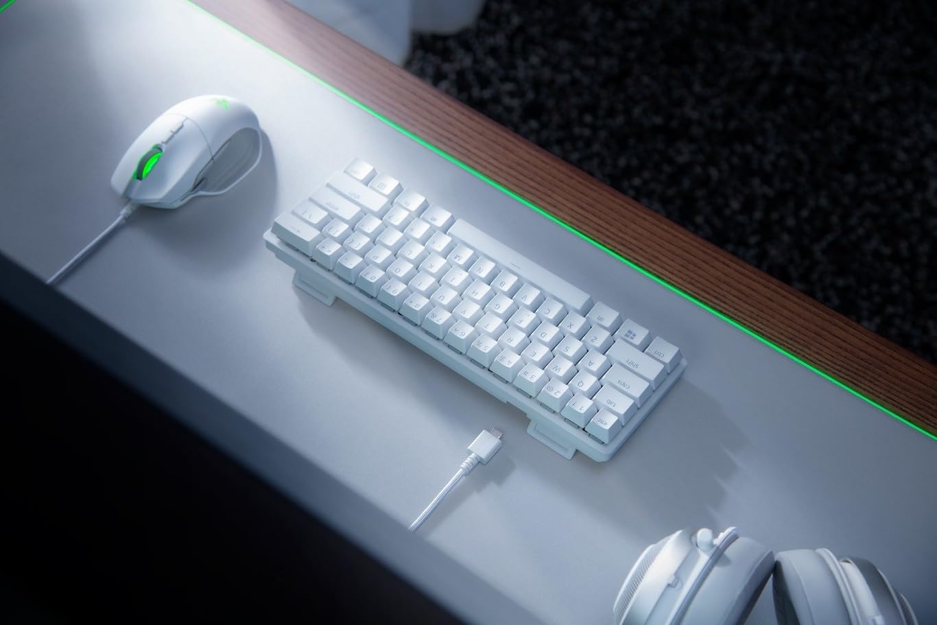 Razer Teclado Mecanico RGB Huntsman Mini Edición Especial - 24 Teclas, Alámbrico, QWERTY, Aluminio, Tamaño al 60% , Tipo C Desmontable, Chroma RGB para Pc Gamer, Teclado Gamer Blanco Reacondicionado