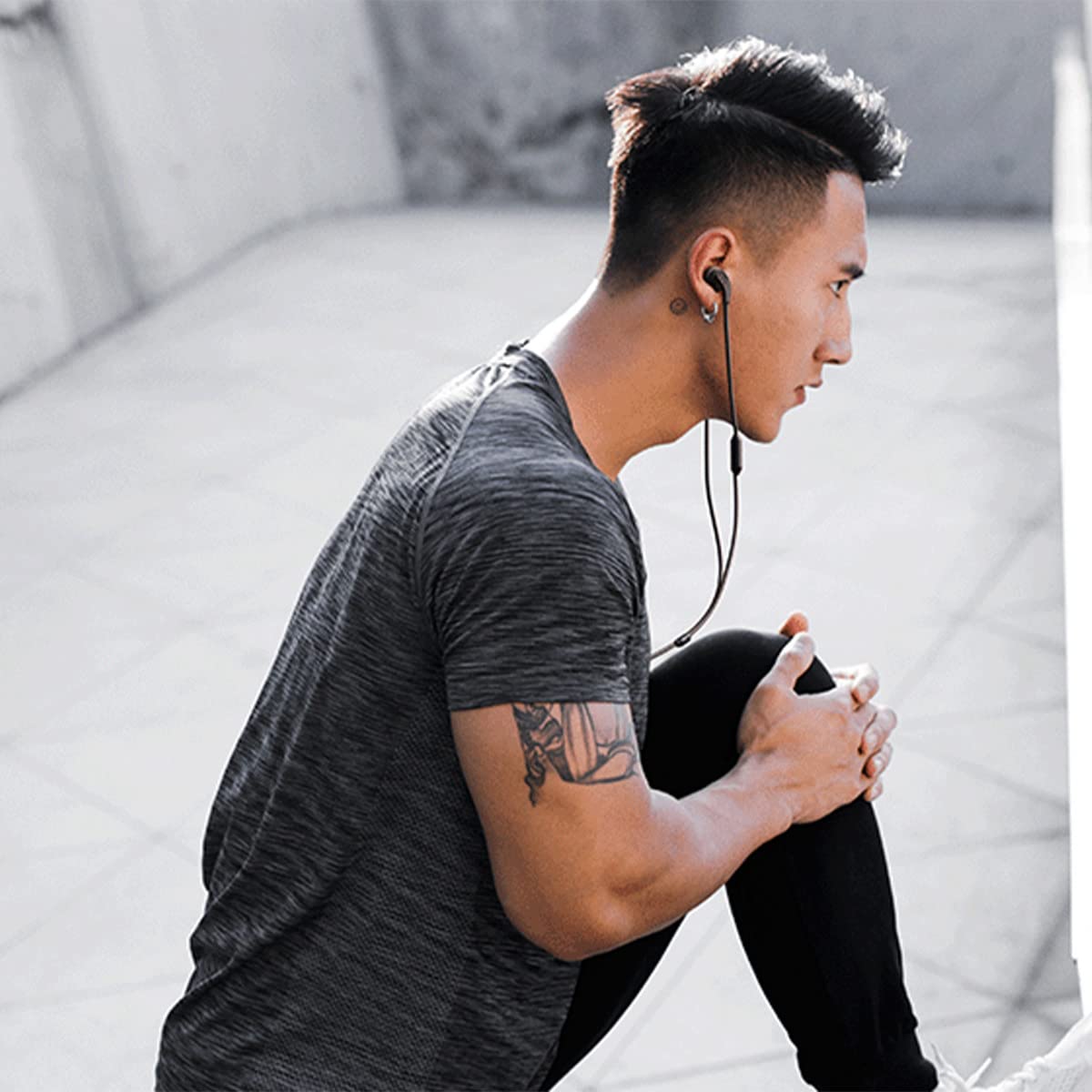 JBL Endurance Run 2 - Auriculares Deportivos Impermeables en la Oreja - Negro