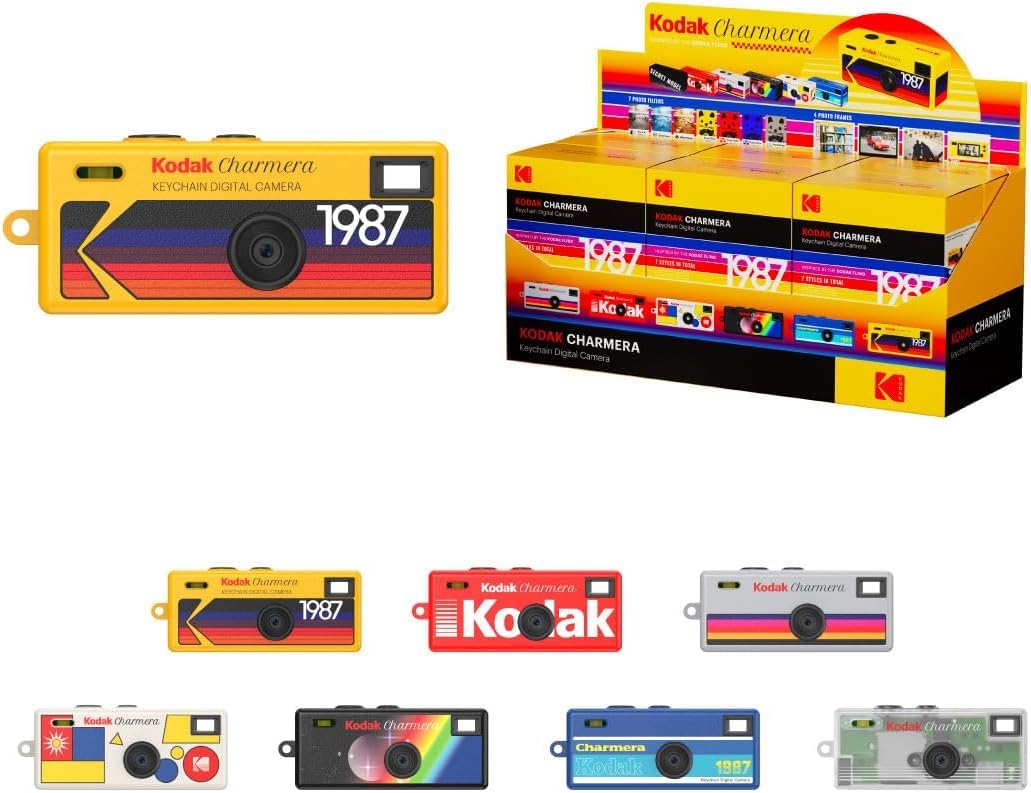 Kodak Charmera Llavero de cámara digital (caja ciega de estilo aleatorio) con tarjeta micro SDHC de 32 GB y lector de tarjeta de memoria