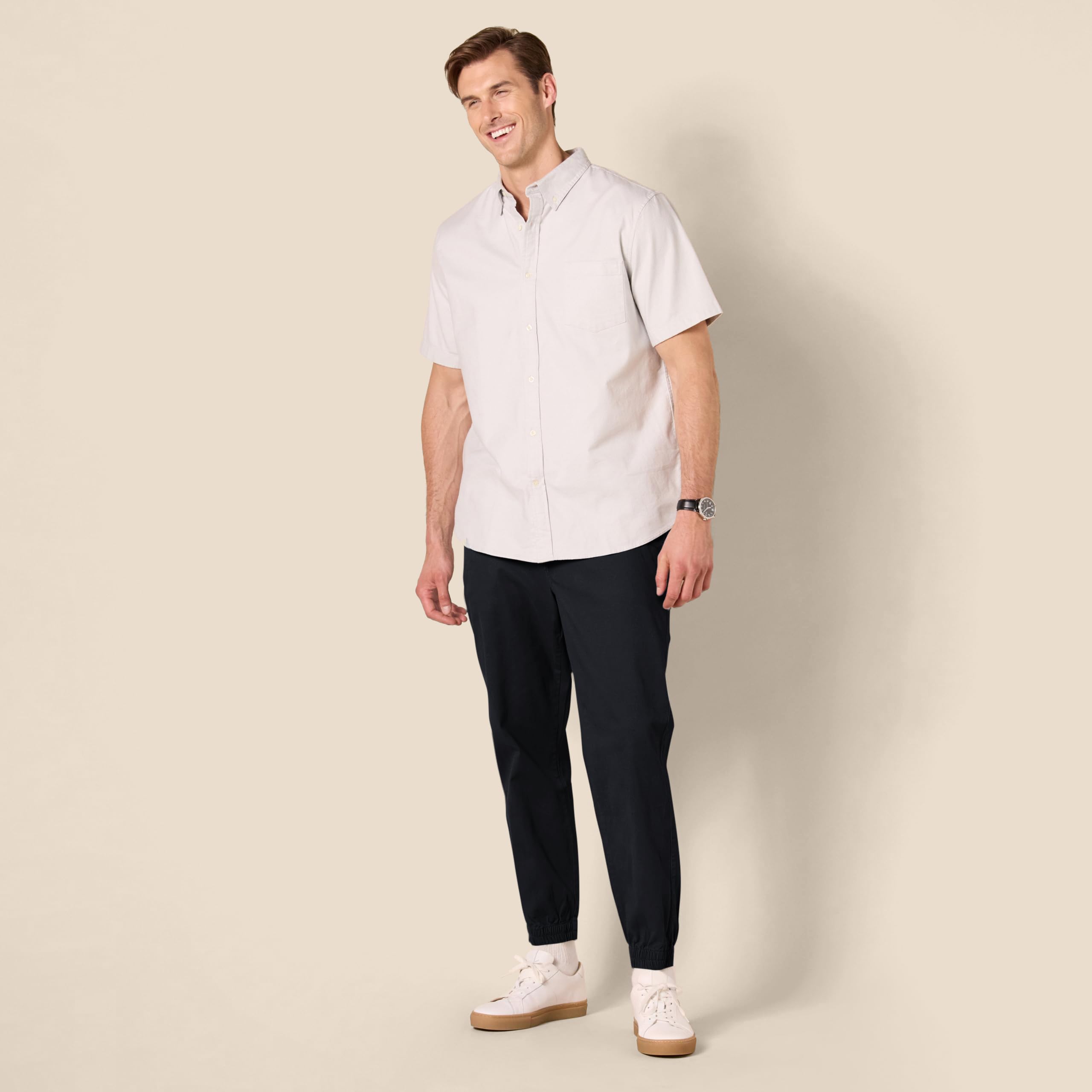 Amazon Essentials - Pantalón deportivo de corte recto para hombre, negro, talla CH