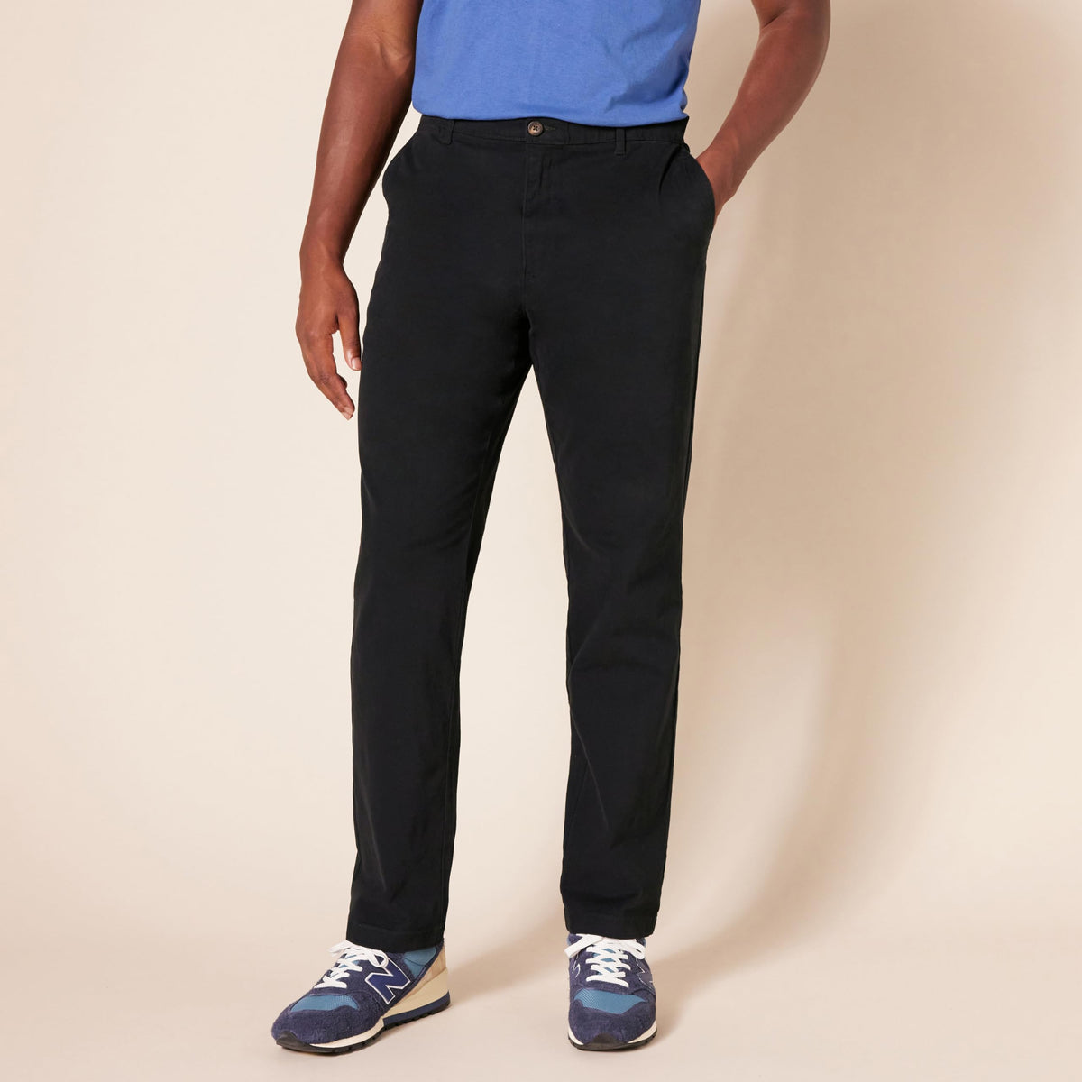 Amazon Essentials - Pantalón caqui elástico casual ajustado para hombre, color negro, 32 de ancho x 30 de largo