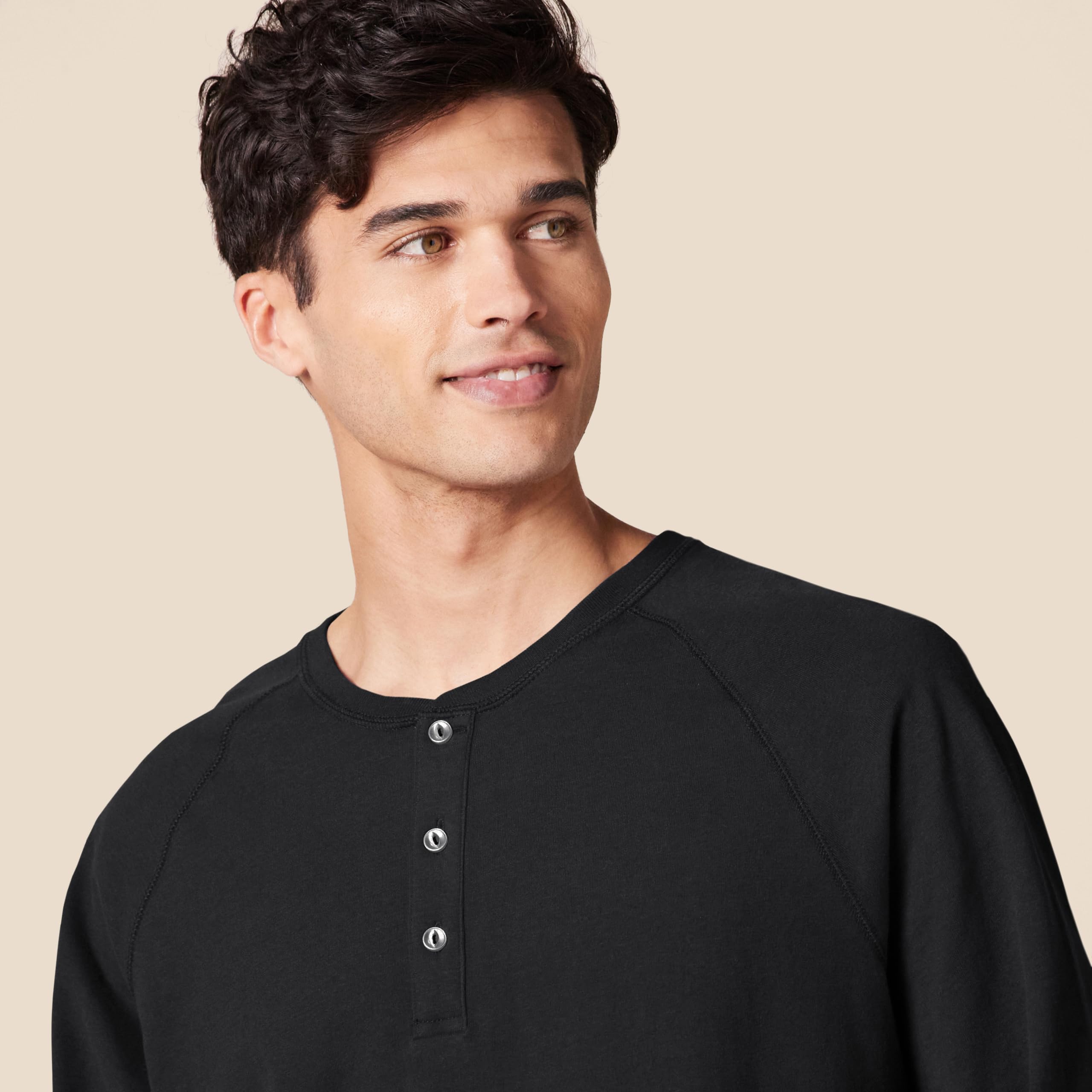 Amazon Essentials - Camisa Henley de manga larga para hombre, ajuste regular, color negro, talla XL