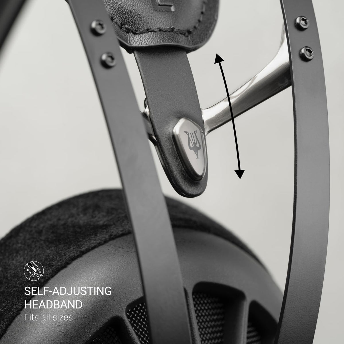 MEZE Audio 105 AER | Auriculares con Cable sobre la Oreja Ligeros audiófilos Abiertos | Controladores dinámicos de 50 mm | Baja impedancia 42 ohmios | Cables y Bolsa de Transporte incluidos (Negro)
