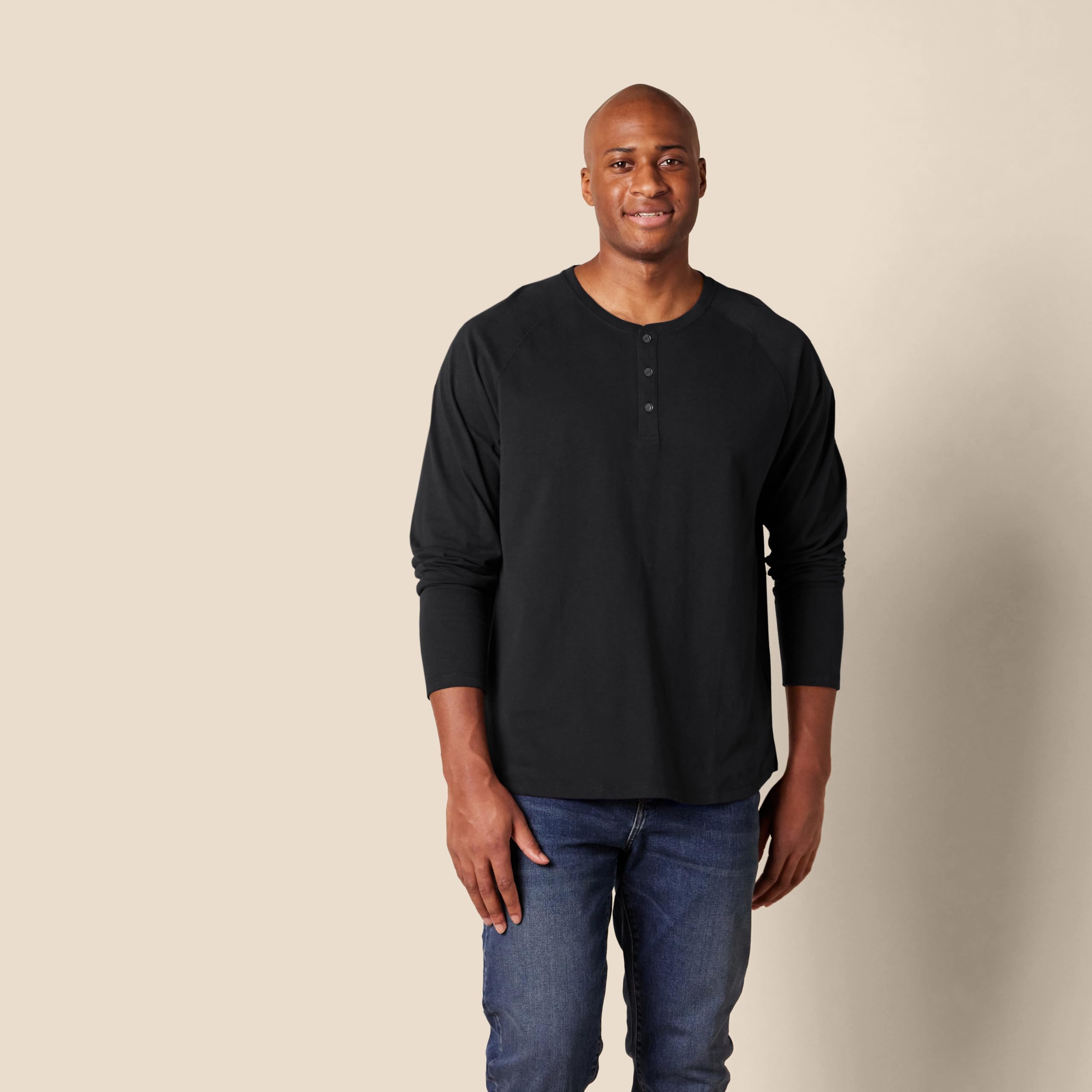 Amazon Essentials - Camisa Henley de manga larga para hombre, ajuste regular, color negro, talla XL