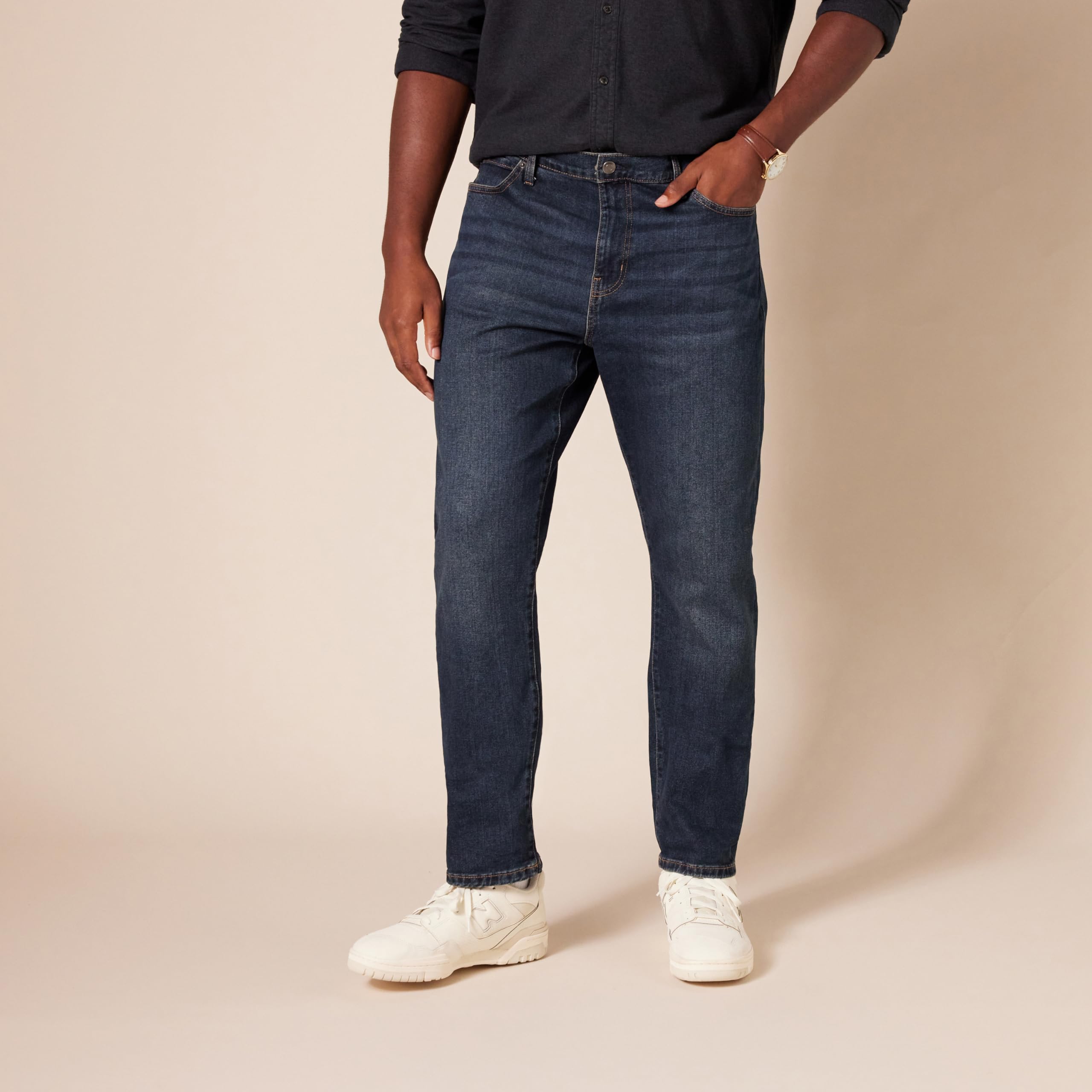 Amazon Essentials - Jeans elásticos ajustados para hombre, lavado oscuro, 34 de ancho x 30 de largo