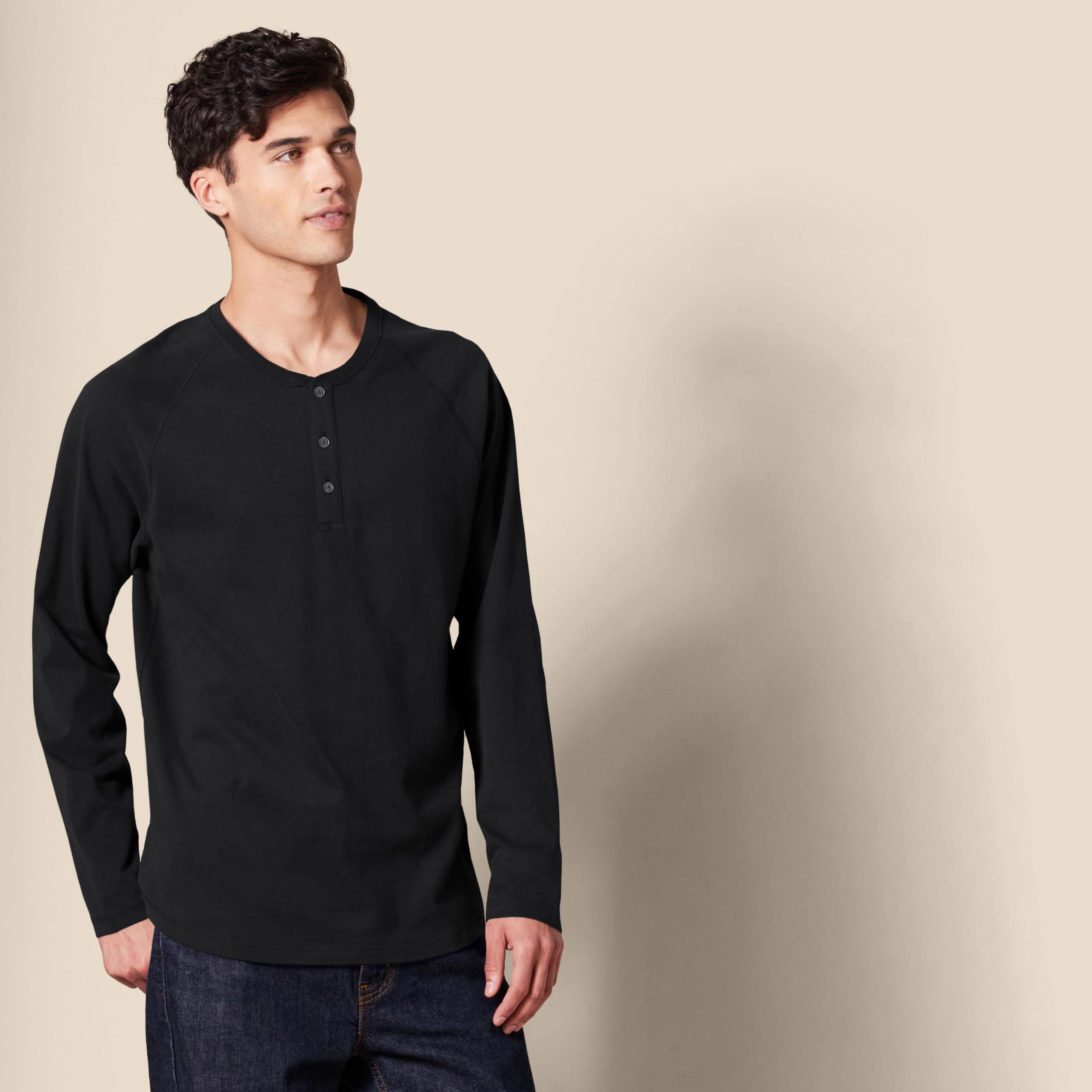 Amazon Essentials - Camisa Henley de manga larga para hombre, ajuste regular, color negro, talla XL