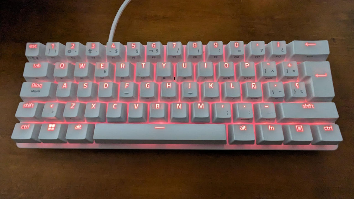 Razer Teclado Mecanico RGB Huntsman Mini Edición Especial - 24 Teclas, Alámbrico, QWERTY, Aluminio, Tamaño al 60% , Tipo C Desmontable, Chroma RGB para Pc Gamer, Teclado Gamer Blanco Reacondicionado