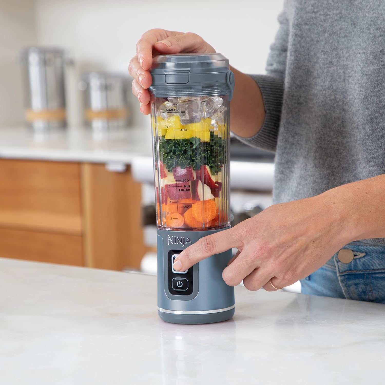 Ninja Blast Licuadora Portatil Recargable para Smoothies,Batidos,Ninja frappe de cable desmontable USB tipo C, vaso licuadora de 532ml(18 oz) Negro(Reacondicionado) (Azul)