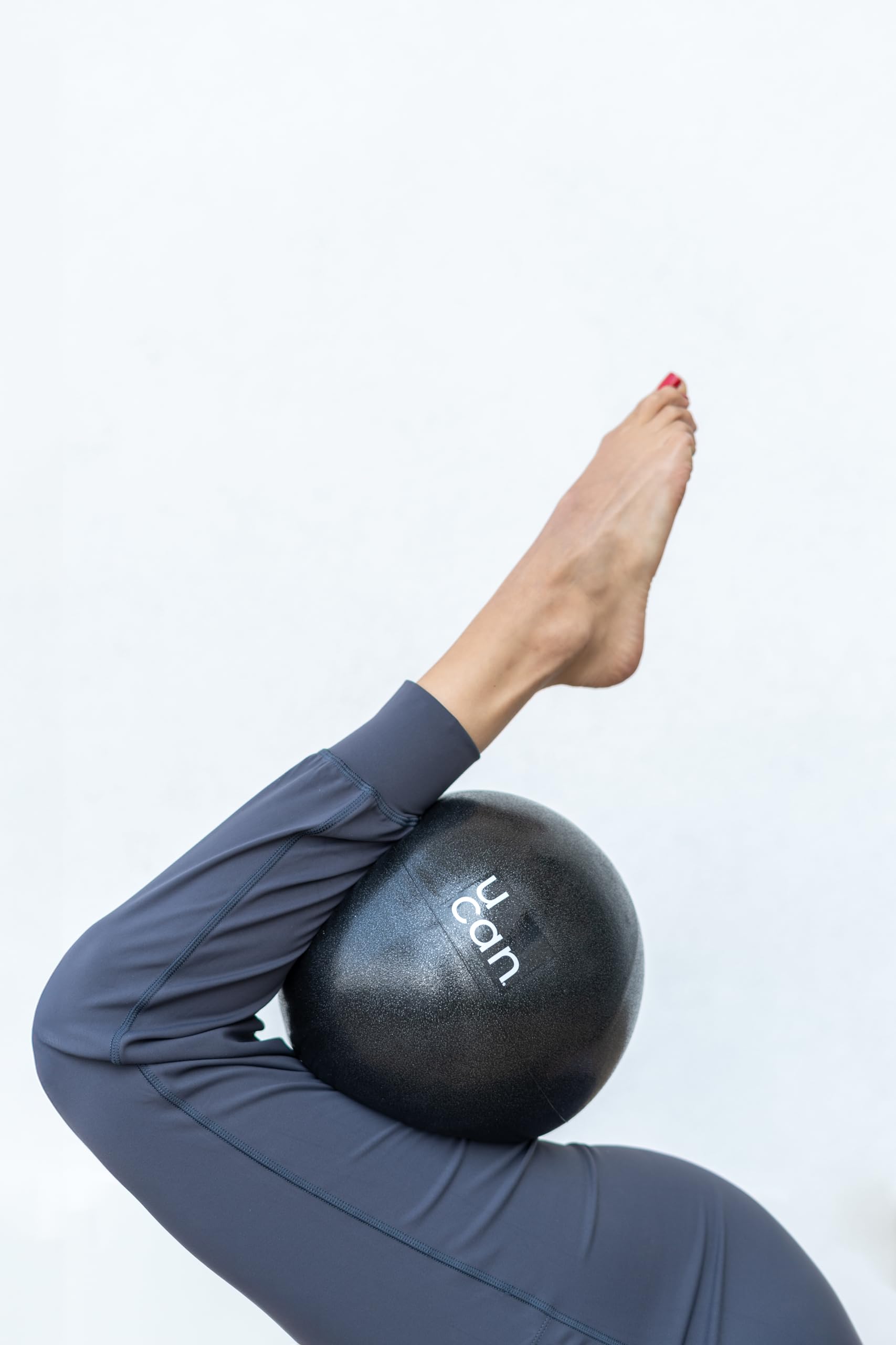 U can - Pelota para Pilates, Barre, Yoga | Tamaño Chica 20-25 cm | Ideal para Ejercicios de Bajo Impacto, Tonificación y Rehabilitación | Material Resistente de Policloruro de Vinilo (Negro)