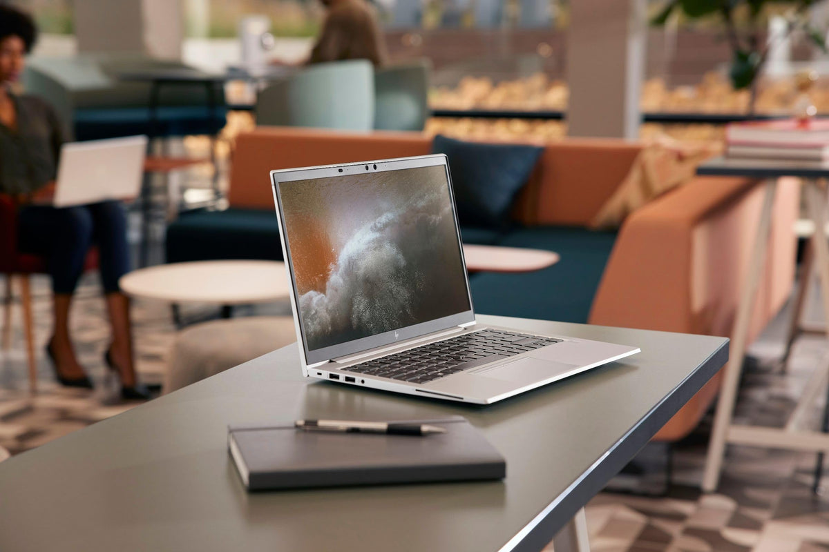 HP EliteBook 845 G8, visualización FHD de 14 pulgadas, AMD Ryzen 5 Pro 5650U, 16 GB DDR4 RAM, 512 GB SSD, cámara web, lector FP, KB retroiluminado, HDMI, Windows 10 Pro-64-Bit (Reacondicionado)