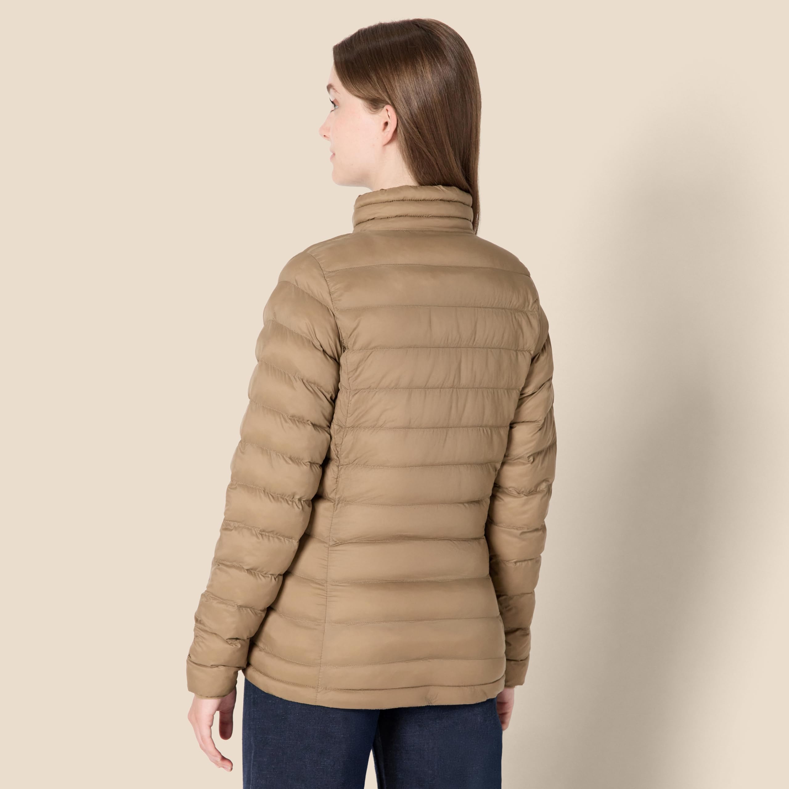 Amazon Essentials - Chaqueta acolchada ligera de manga larga resistente al agua para mujer (disponible en tallas grandes), camello, XXG