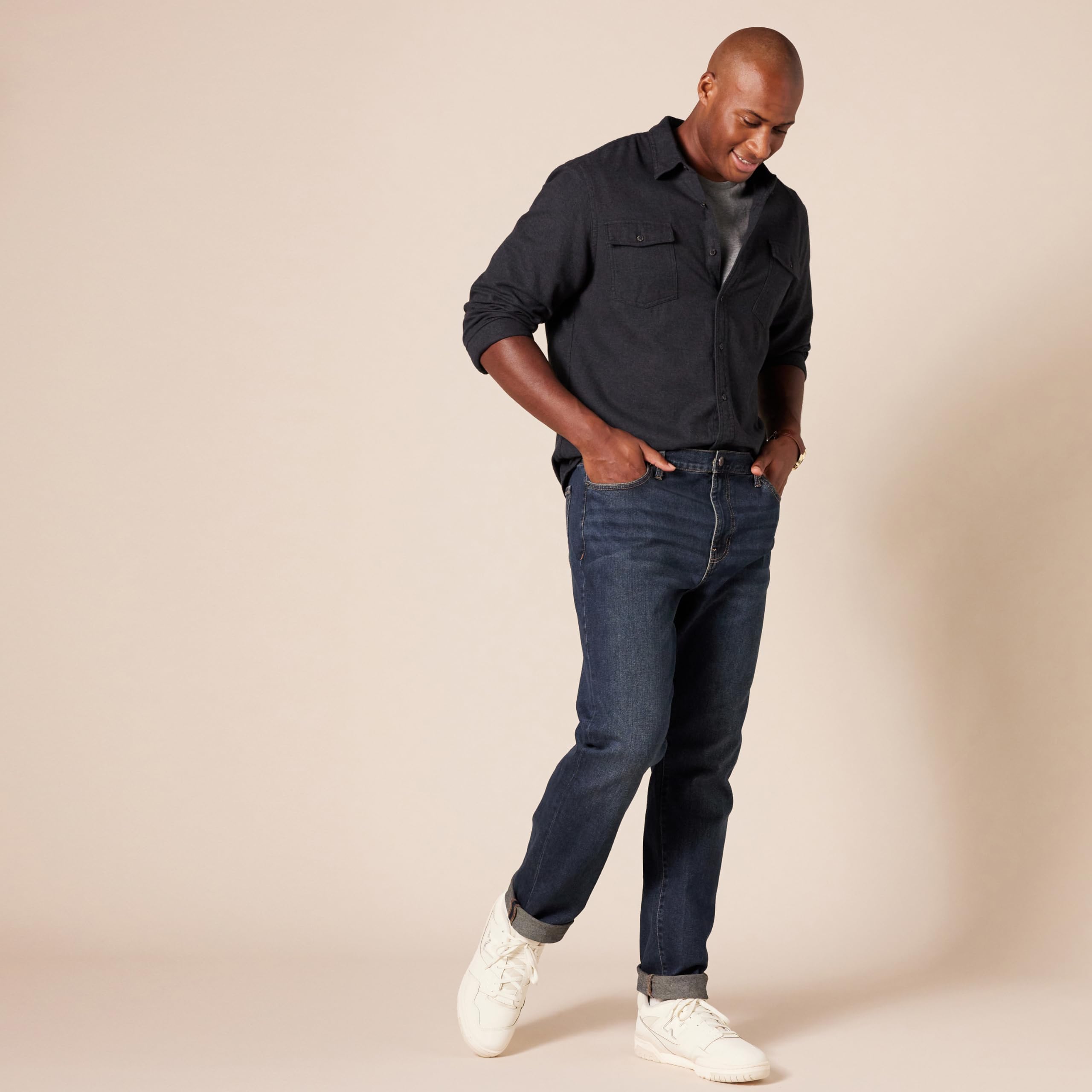 Amazon Essentials - Jeans elásticos ajustados para hombre, lavado oscuro, 34 de ancho x 30 de largo