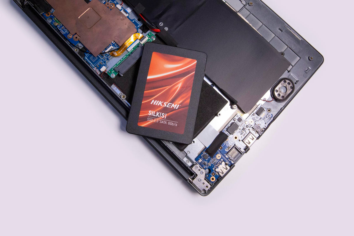 HIKSEMI Unidad de Estado Sólido SSD 2,5", 1024GB, SATA III (6Gb/s), Interno, Lectura: 550MB/s y Escritura: 470MB/s, Serie Silk(S)
