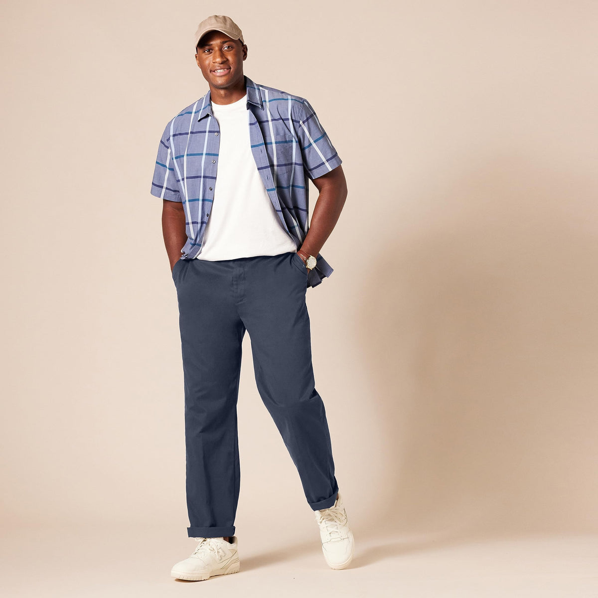 Amazon Essentials - Pantalones chinos para hombre con corte clásico, resistentes a las arrugas, sin pinzas, color azul marino, 34 de ancho x 32 de largo