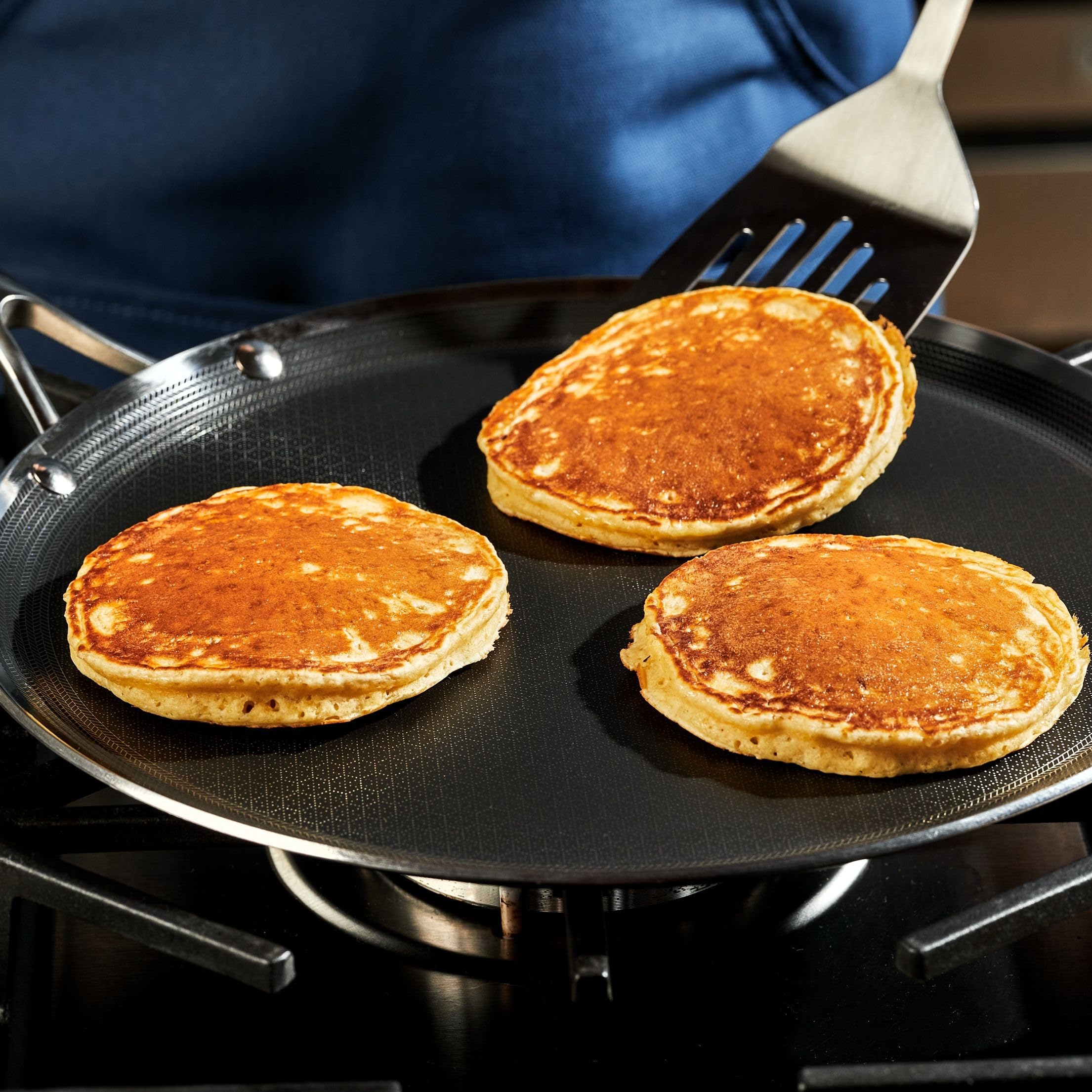 HexClad Comal Hybrid Antiadherente de 30 cm, Asa que se Mantiene Fría, Apto para Lavavajillas, Horno hasta 480°C e Inducción, Compatible con todas las Estufas