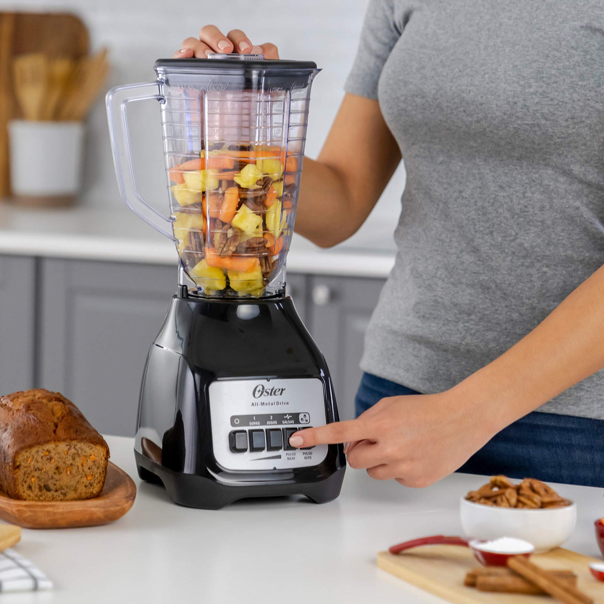 Oster Licuadora ® De Dos Velocidades Con Pulso Y Vaso De Plástico Blstkapbpb