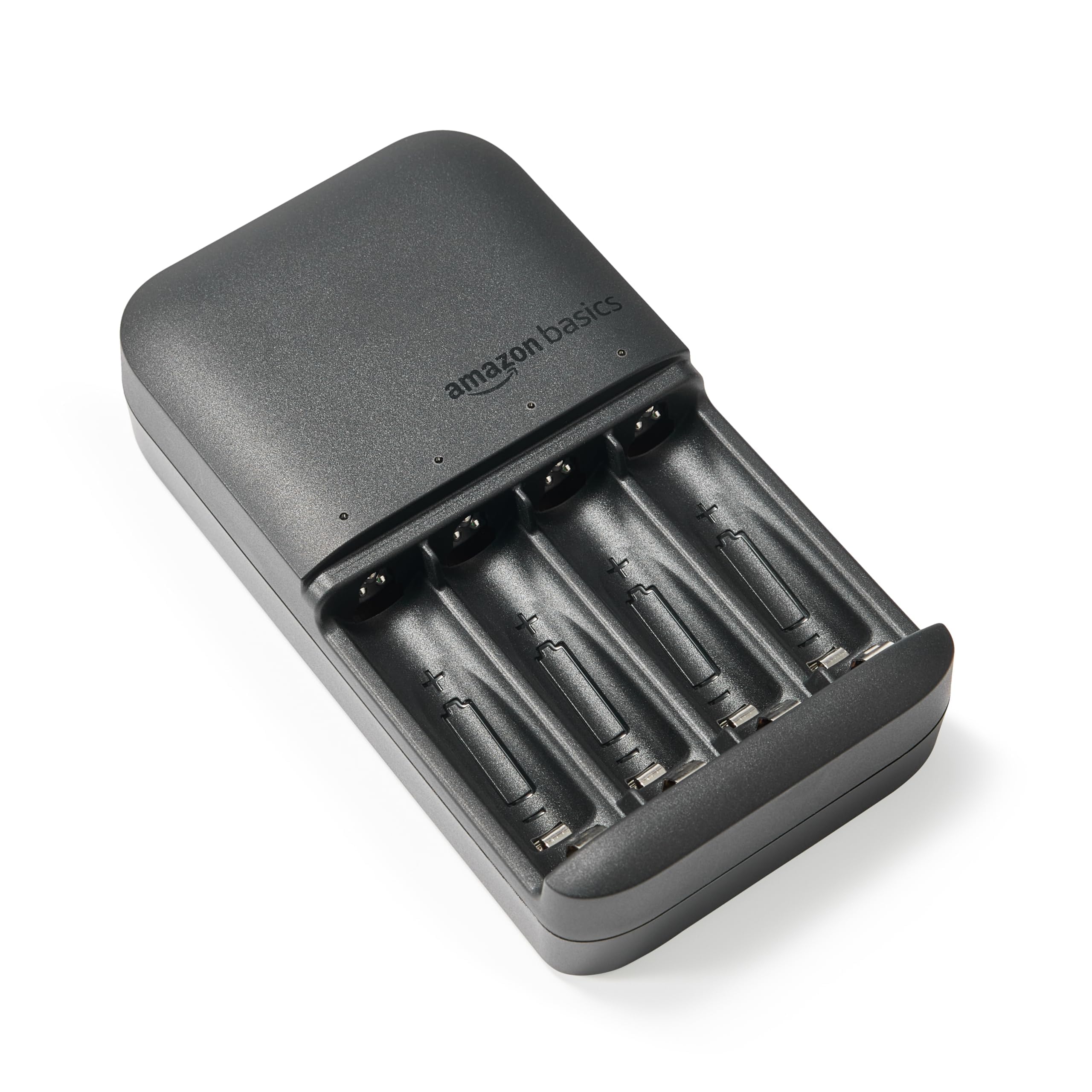 Amazon Basics Cargador de pilas de 4 ranuras para pilas recargables AA y AAA con pilas recargables AA de NiMh, 4 unidades (paquete de 1), enchufe tipo A (estadounidense), negro