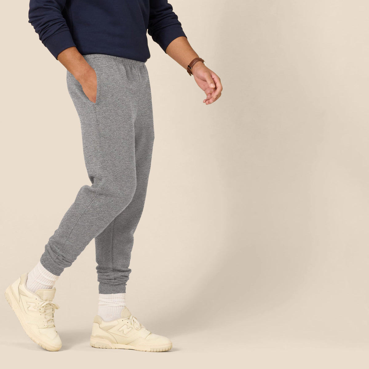 Amazon Essentials - Pantalón deportivo de forro polar para hombre, gris claro jaspeado, talla M