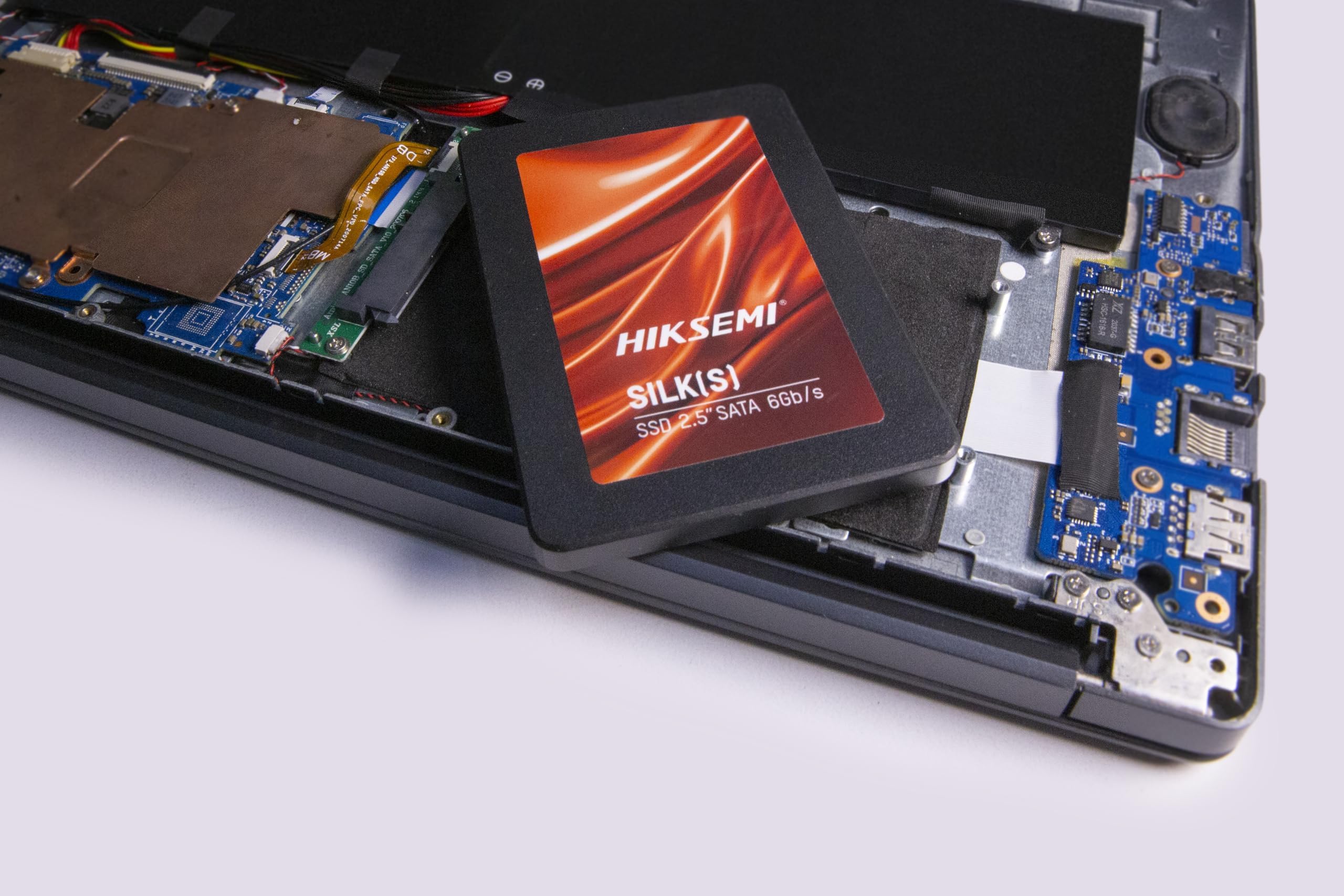 HIKSEMI Unidad de Estado Sólido SSD 2,5", 1024GB, SATA III (6Gb/s), Interno, Lectura: 550MB/s y Escritura: 470MB/s, Serie Silk(S)