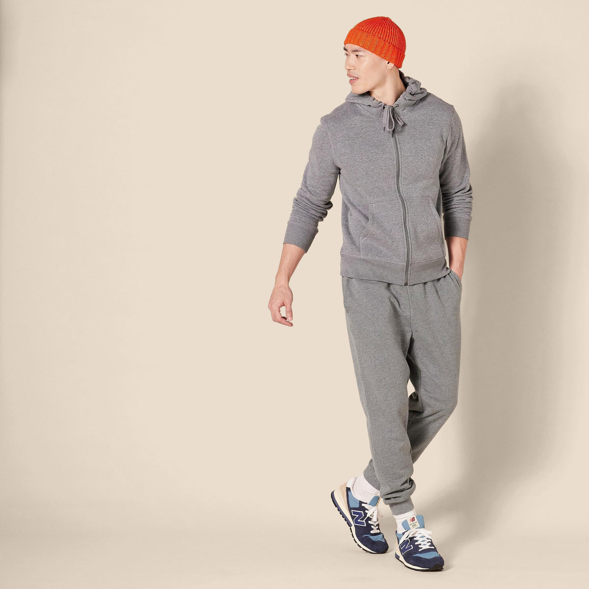 Amazon Essentials - Pantalón deportivo de forro polar para hombre, gris claro jaspeado, talla M