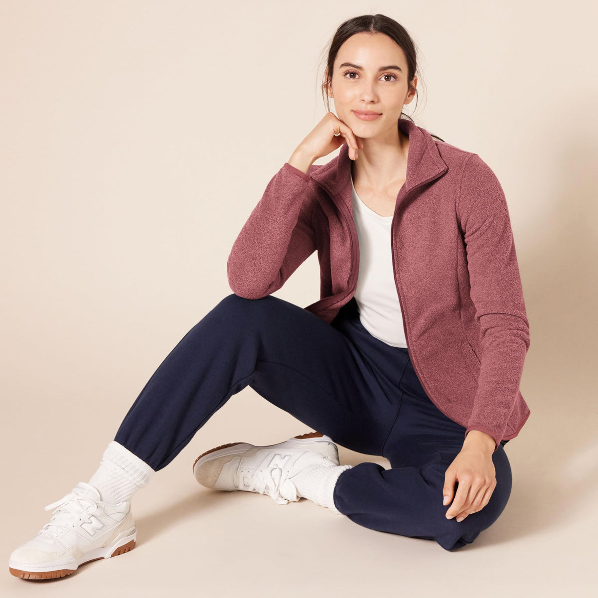 Amazon Essentials Women's Classic-Fit Full-Zip Polar Soft Fleece Jacket (Available in Plus Size), Burgundy Heather, Large