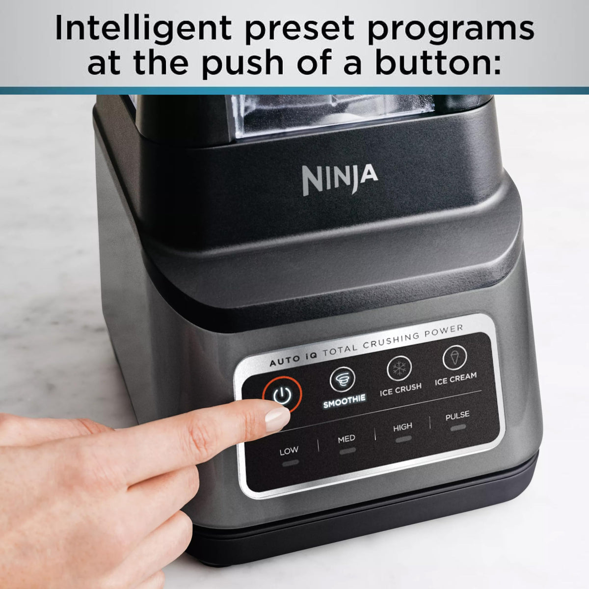 Ninja - Licuadora BN701 Professional Plus, 1400 vatios máximos, 3 funciones para batidos, bebidas congeladas y helados con Auto IQ, jarra y tapa de trituración total de 72 onzas*, gris oscuro