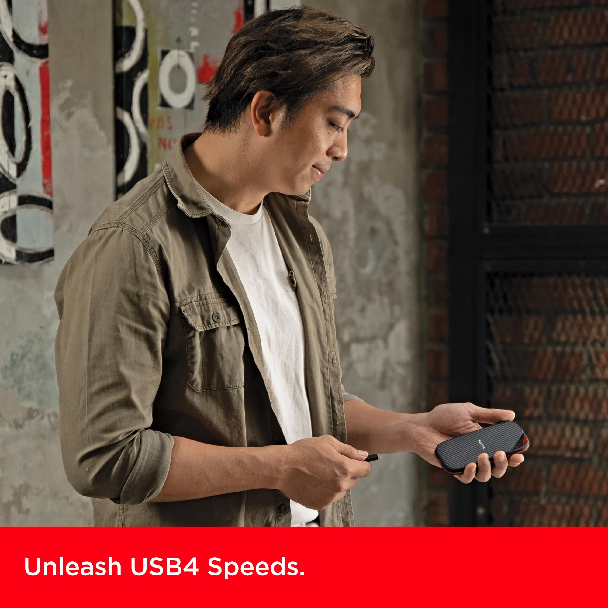 SanDisk - SSD portátil Extreme Pro de 4 TB con USB4, hasta 3800 MB/s de Lectura y 3700 MB/s de Escritura, USB-C, USB 3.2, Compatible con Versiones anteriores, IP65 Resistencia al Agua y al Polvo -