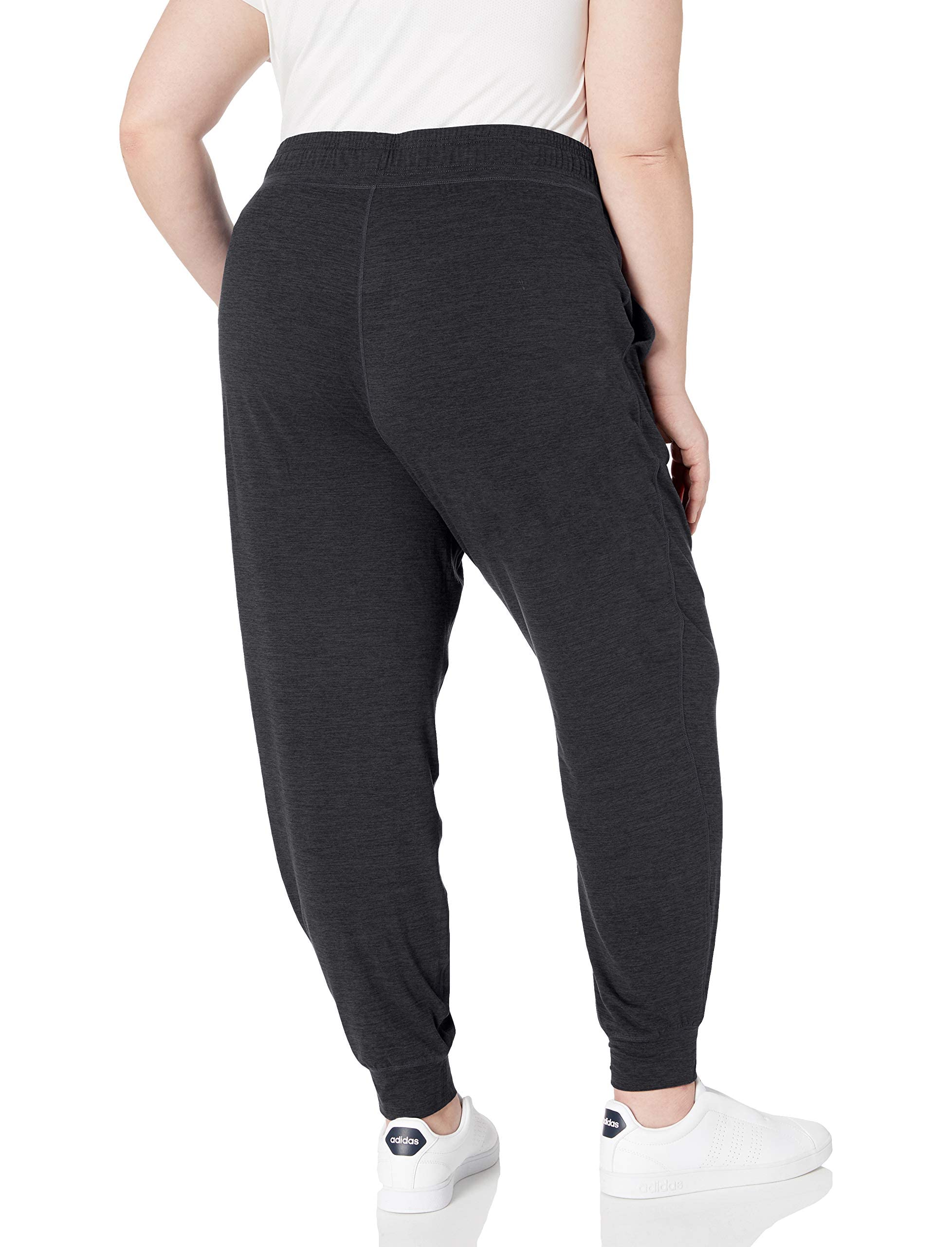 Amazon Essentials - Pantalón deportivo elástico cepillado para mujer (disponible en tallas grandes), negro, tinte espacial, talla XG