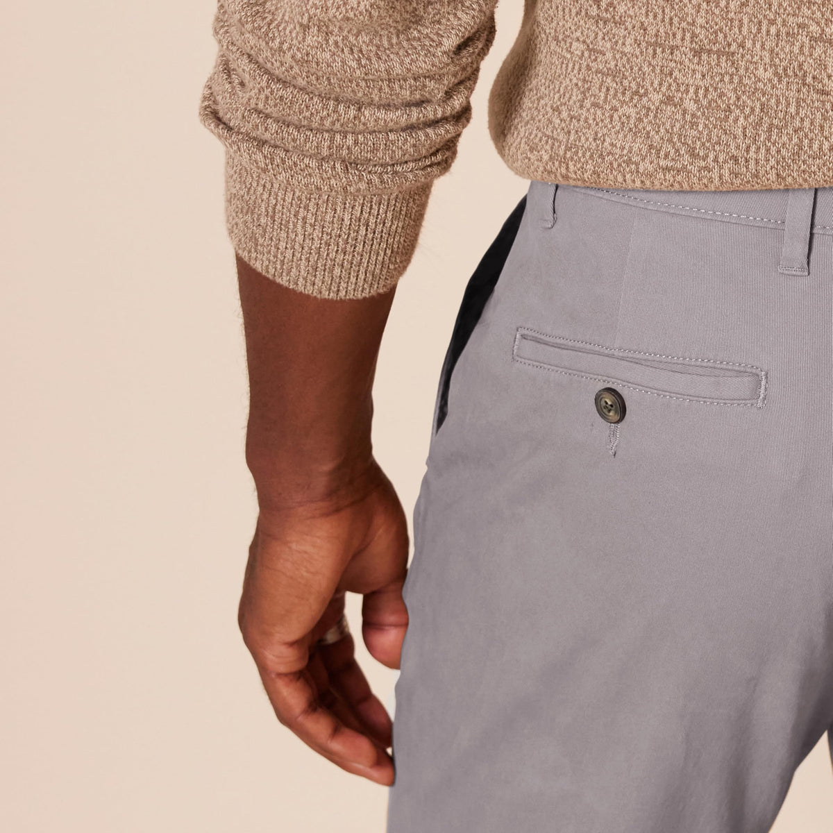 Amazon Essentials - Pantalón caqui elástico casual ajustado para hombre, color gris oscuro, 32 de ancho x 30 de largo