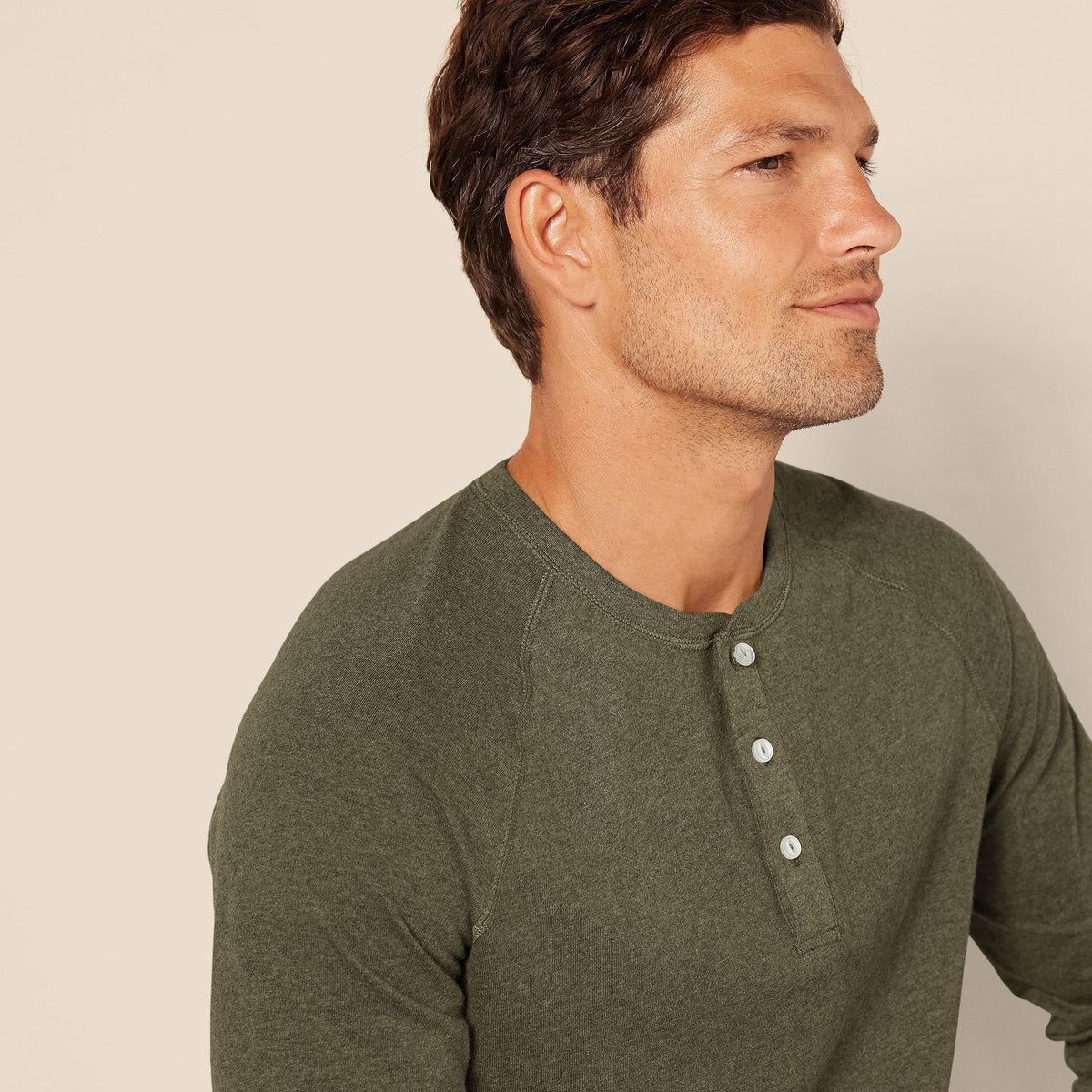 Amazon Essentials - Camisa Henley de manga larga ajustada para hombre, color verde oliva jaspeado, talla L