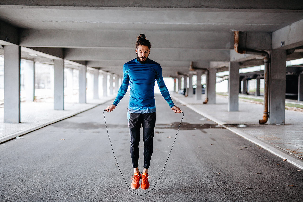 Sportisimo - Cuerda para saltar - 3 m ajustable - Mango ergonómico antideslizante y cable PVC ligero - Ideal para cardio, pérdida de peso y entrenamiento CrossFit