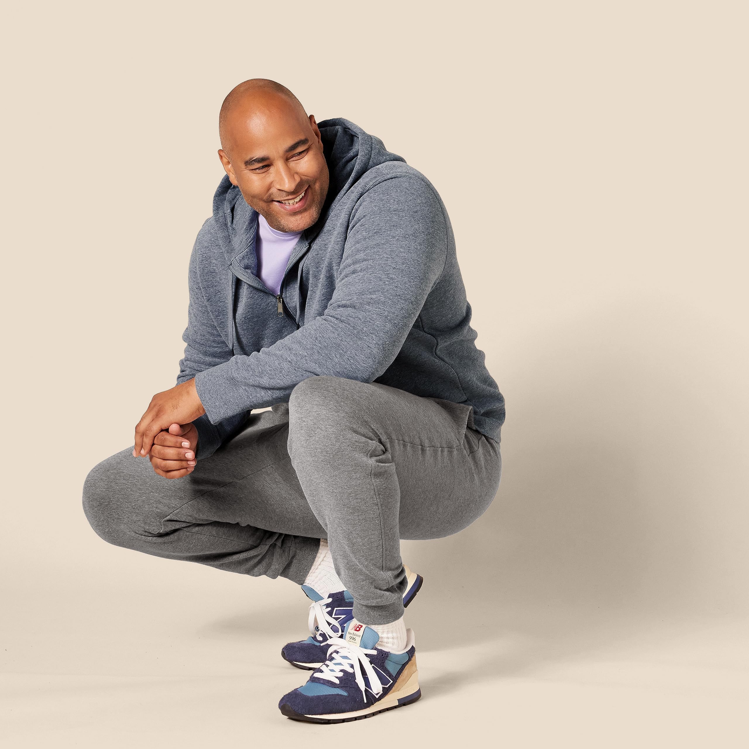 Amazon Essentials - Pantalón deportivo de forro polar para hombre, gris claro jaspeado, talla M