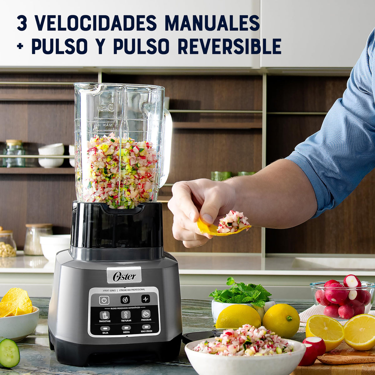 Oster Licuadora Profesional XTREME MIX con iBLEND y MAX CRUSH, 1500 W, 2 L, Jarra de Vidrio Boroclass, Tecnología Reversible, Vaso Blend-N-Go, Gris